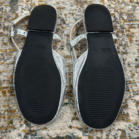 EUC SANDALS - Picture 2 of 2